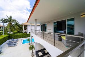 modern 4 bedrooms pool villa vy
