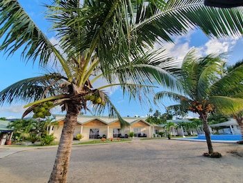 le uaina beach resort