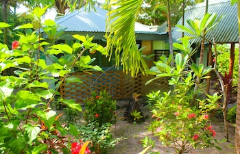 le uaina beach resort