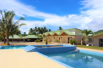 le uaina beach resort