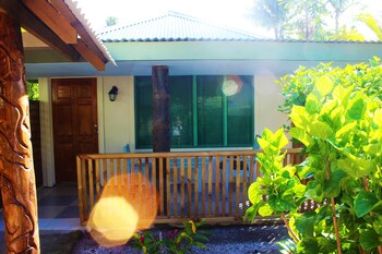 le uaina beach resort