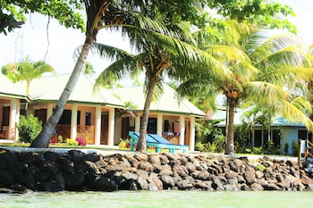 le uaina beach resort