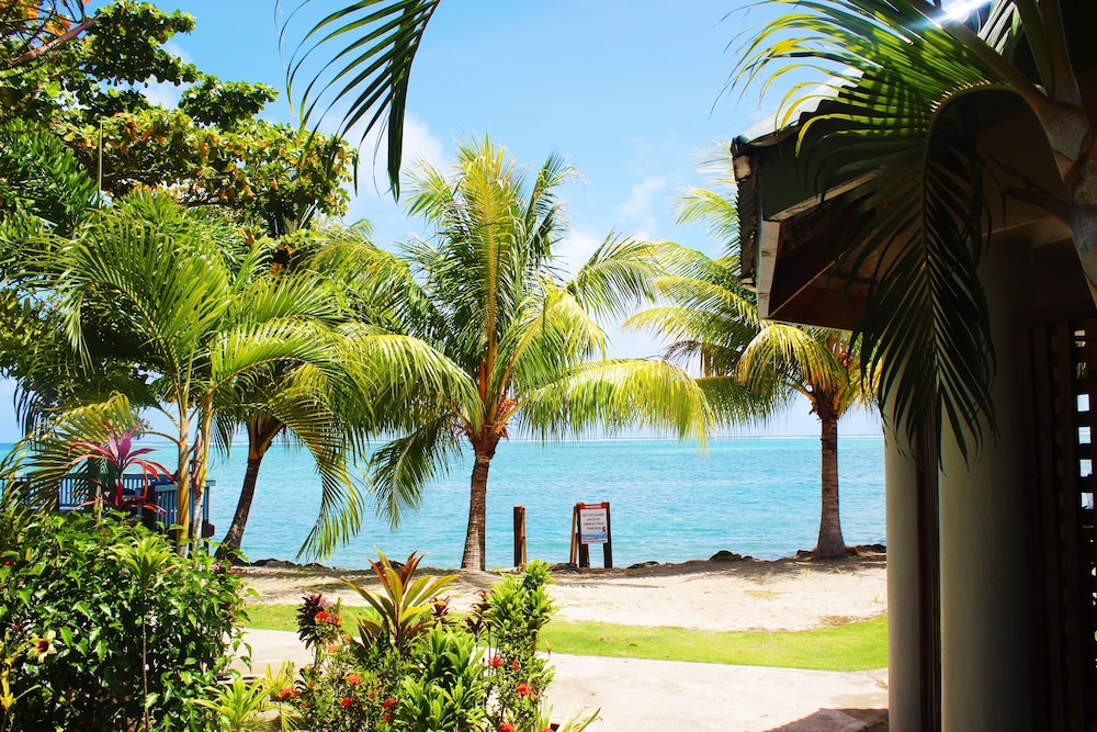 le uaina beach resort