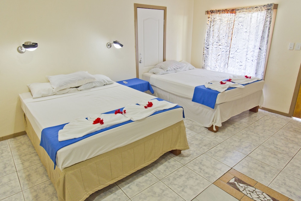 le uaina beach resort