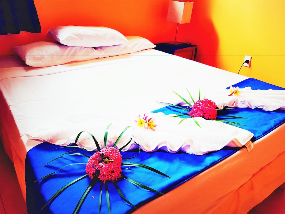 le uaina beach resort