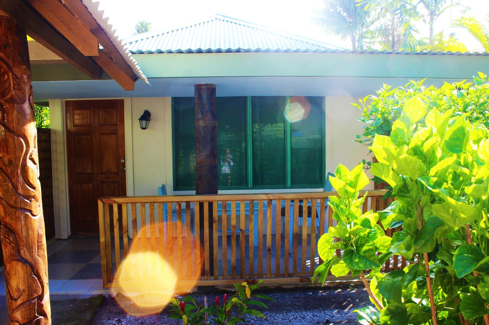 le uaina beach resort