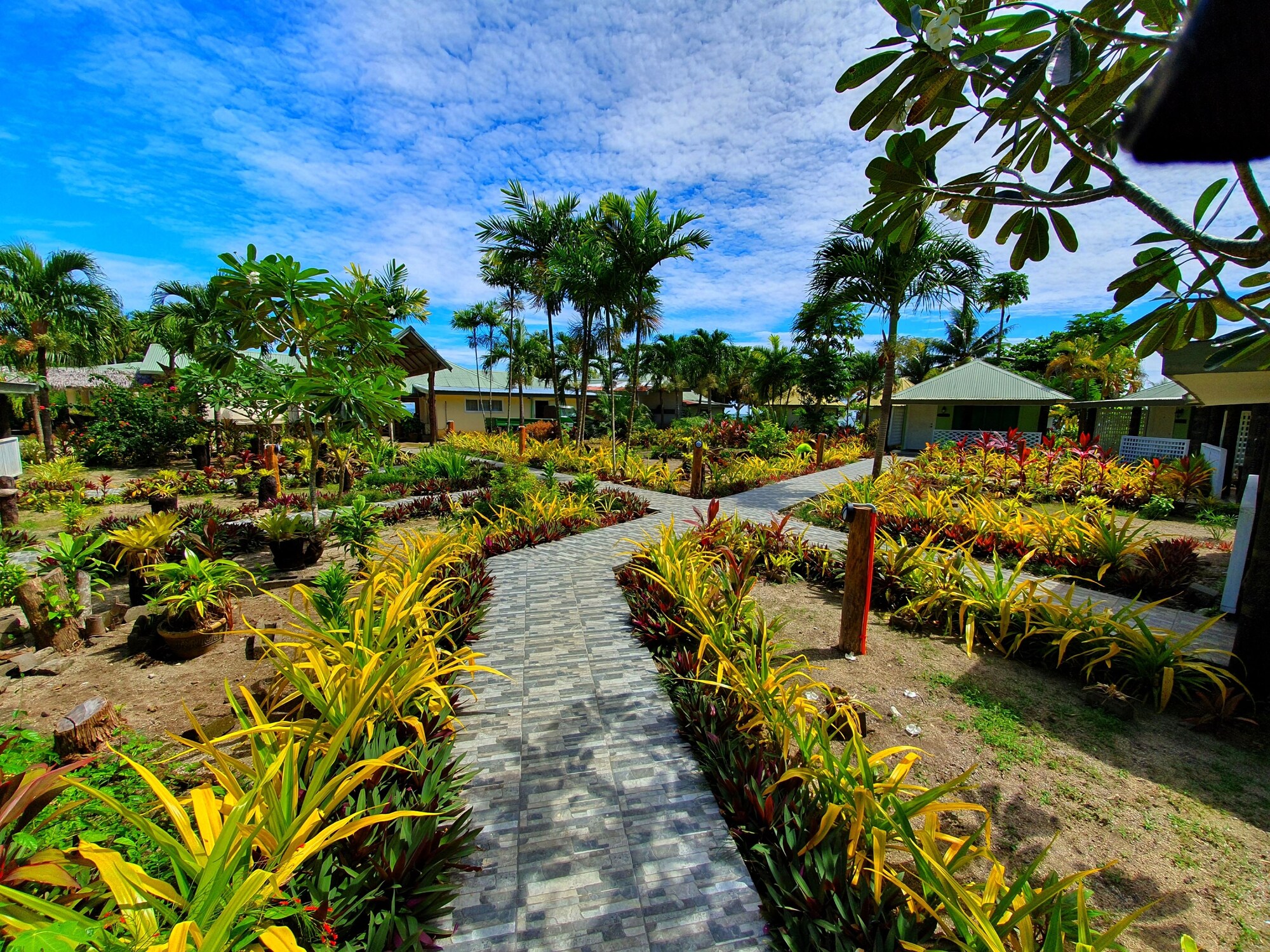 le uaina beach resort