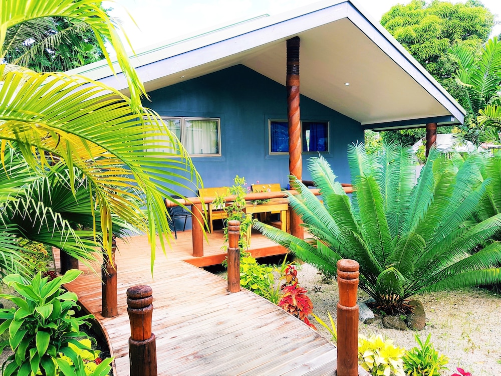 le uaina beach resort