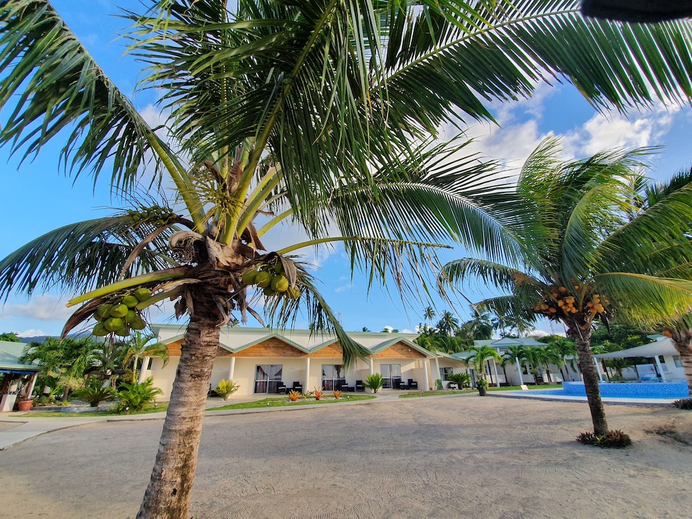 le uaina beach resort