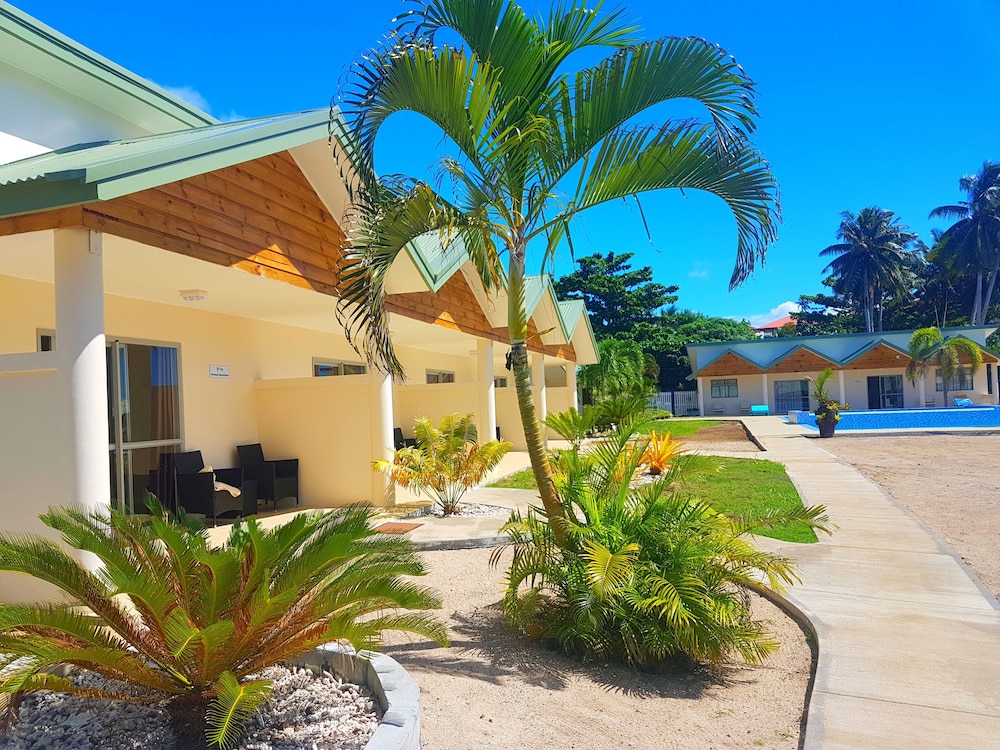 le uaina beach resort