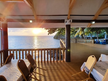 le uaina beach resort