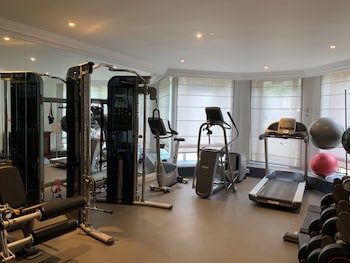 cheval thorney court at hyde park