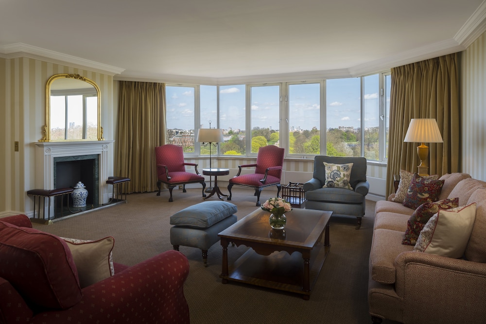 cheval thorney court at hyde park