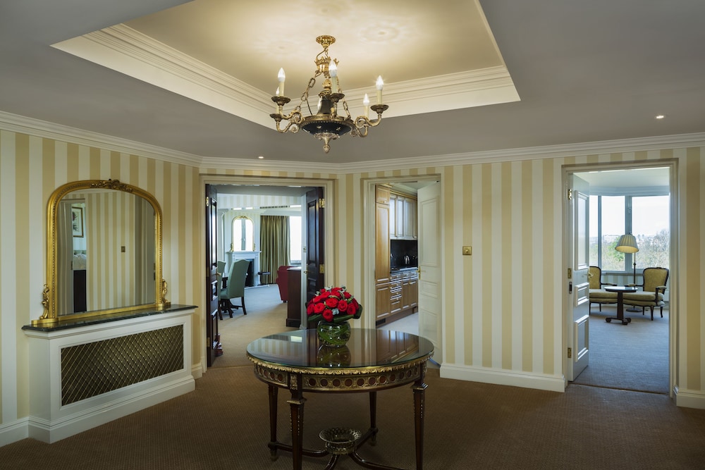 cheval thorney court at hyde park