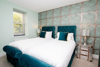 rowan tree your apartment