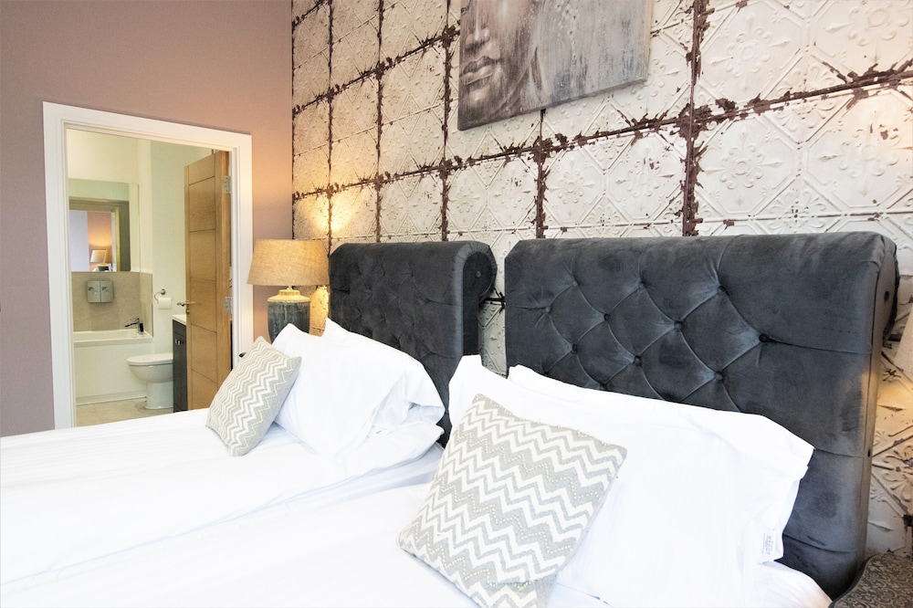 rowan tree your apartment