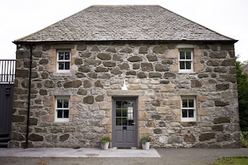 The Lodges At Barra Castle