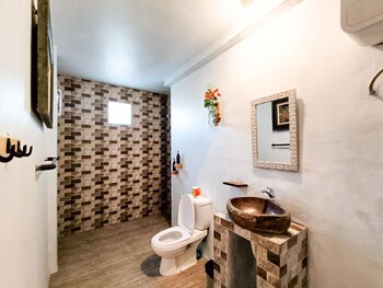 arya guest house