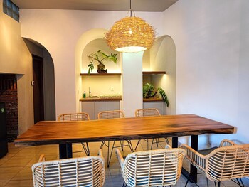 arya guest house