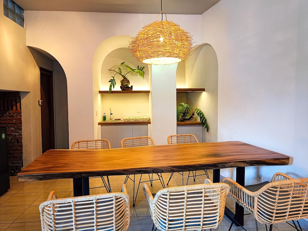 arya guest house
