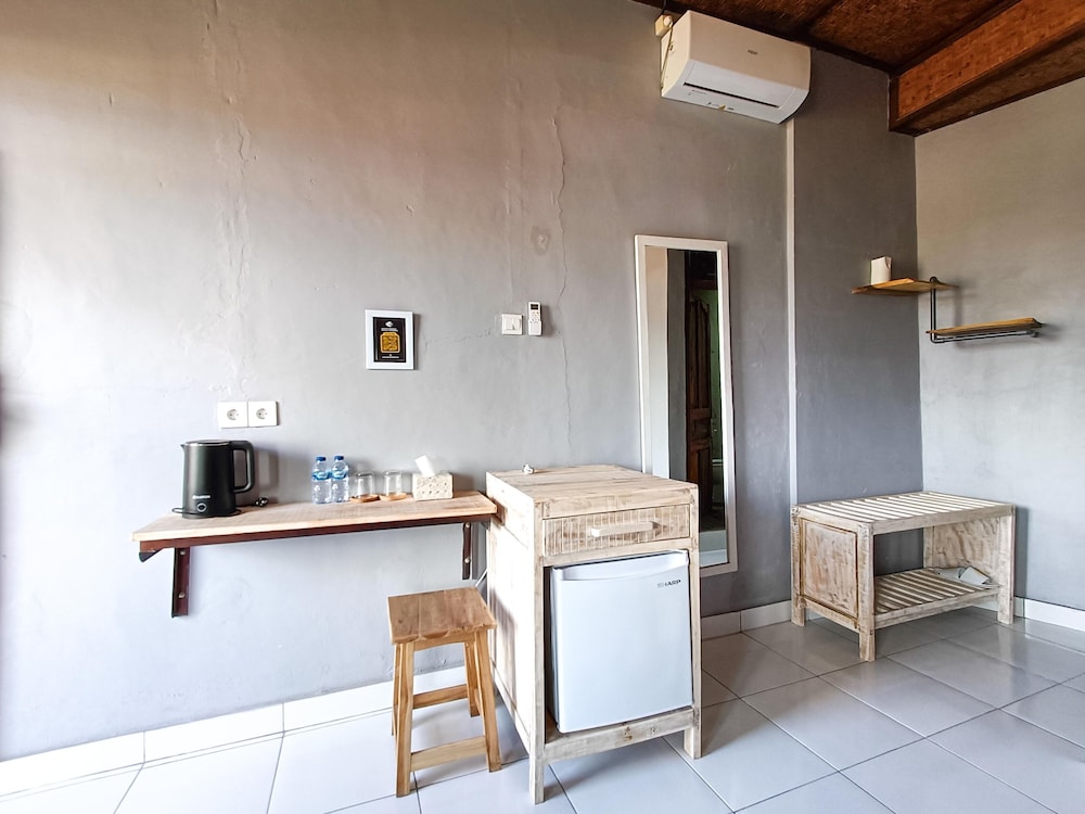 arya guest house