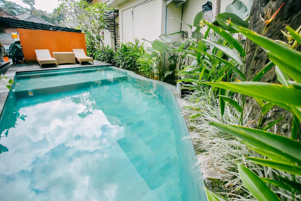 arya guest house