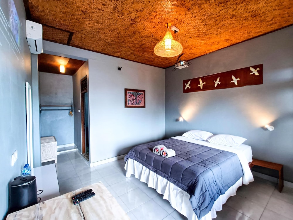 arya guest house