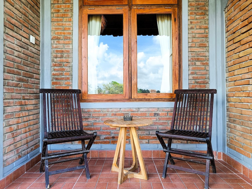 arya guest house