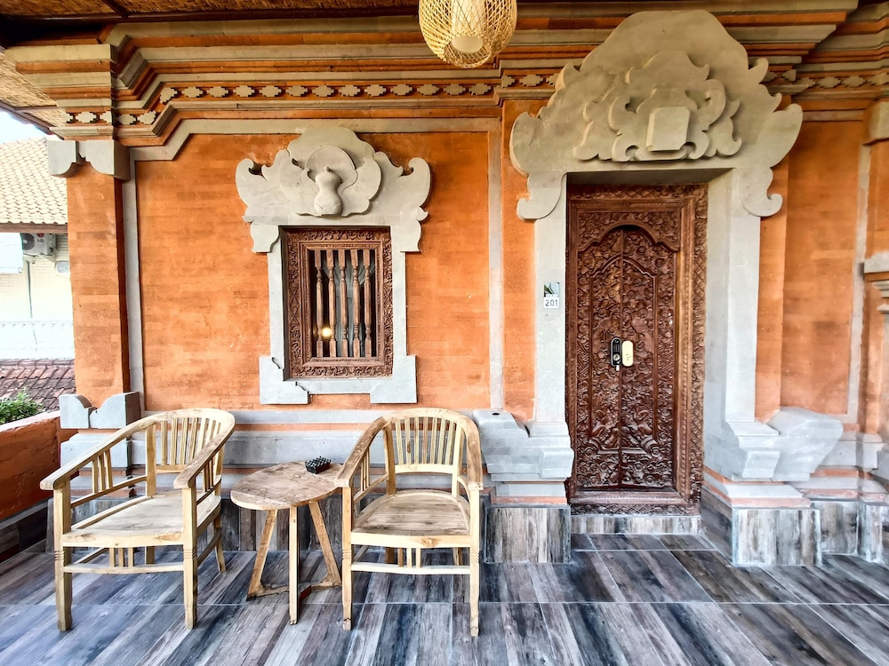 arya guest house