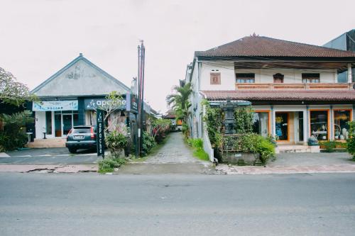 arya guest house