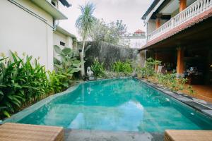 arya guest house