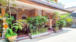 arya guest house