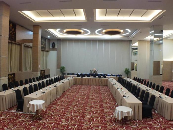 grand royal denai hotel