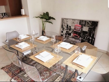 large modern flat 100m2 in city center parking