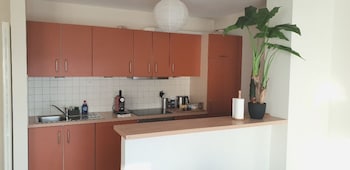 large modern flat 100m2 in city center parking