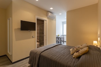 carlas rooms with private bathroom and kitchen