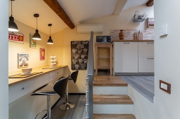 carlas rooms with private bathroom and kitchen