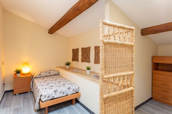 carlas rooms with private bathroom and kitchen