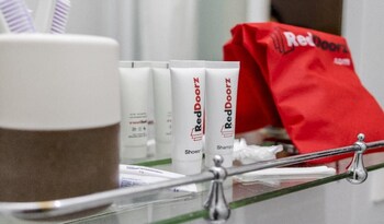 reddoorz plus near ipdn