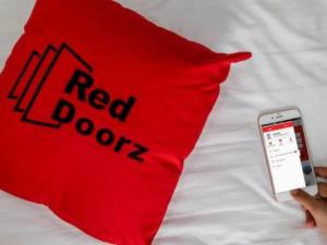 reddoorz plus near ipdn