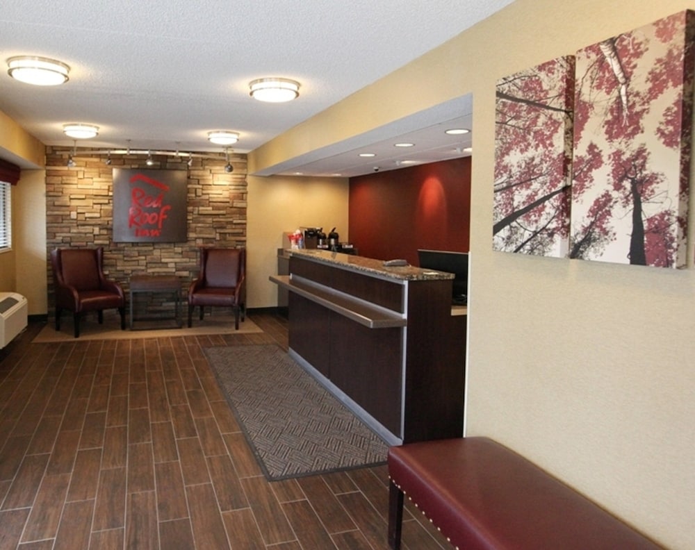 red roof inn allentown airport