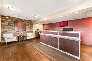 red roof inn allentown airport