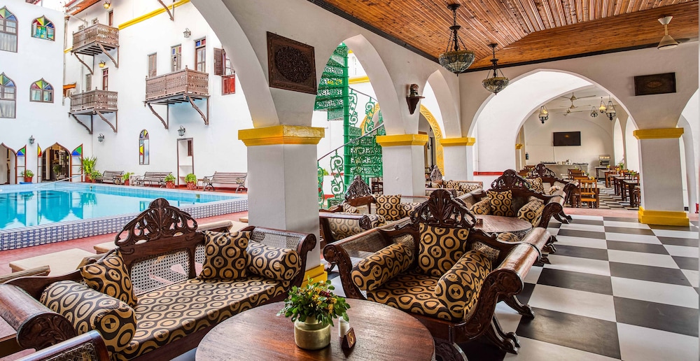 freddie mercury apartments