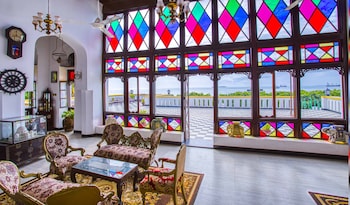 freddie mercury apartments