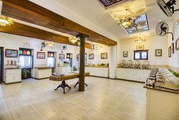 freddie mercury apartments