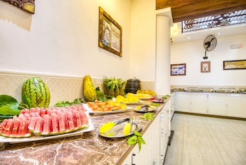 freddie mercury apartments