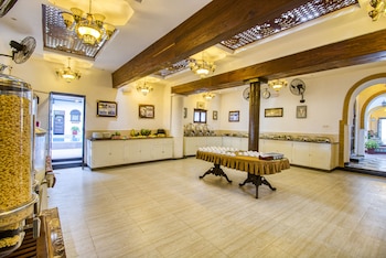 freddie mercury apartments