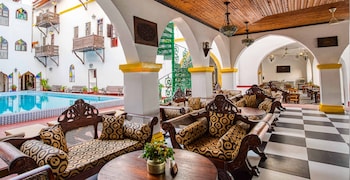 freddie mercury apartments