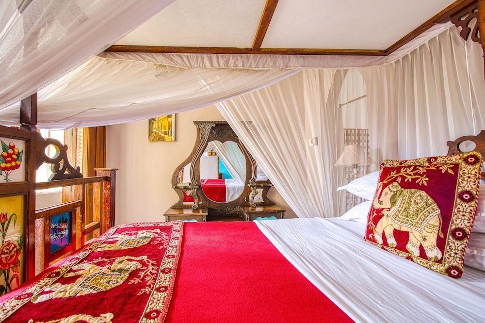 freddie mercury apartments