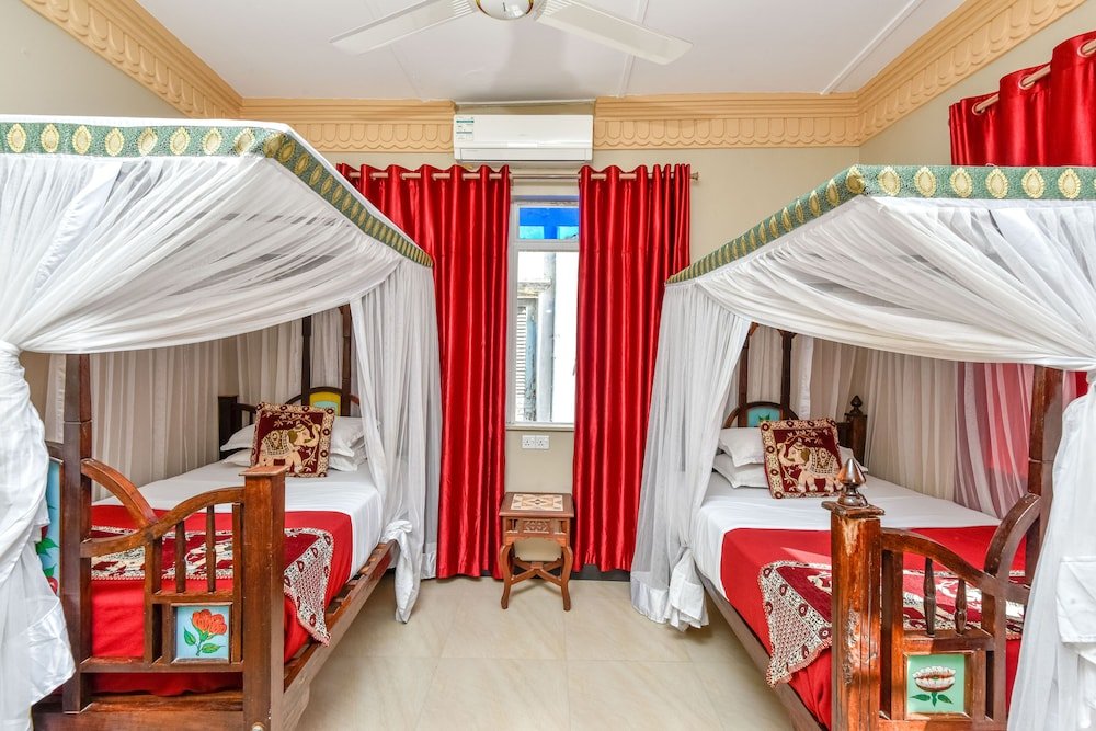 freddie mercury apartments